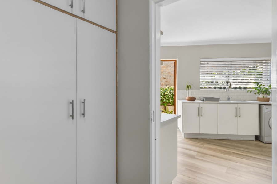 6 Bedroom Property for Sale in La Concorde Western Cape